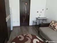 închiriez camera de cămin 