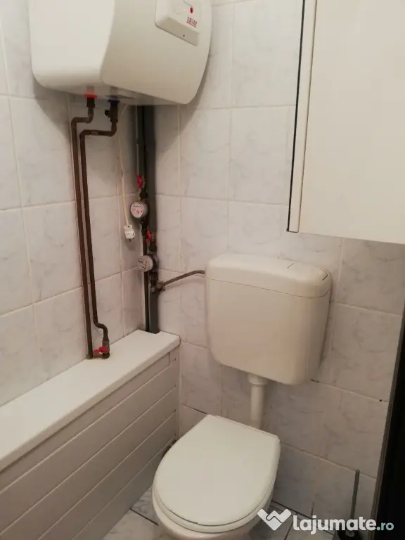 Închiriez camera de cămin central