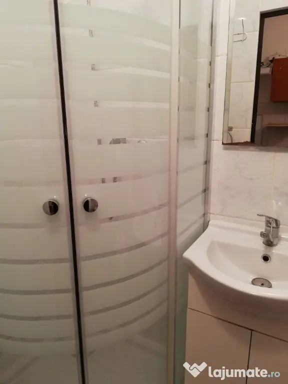 Închiriez camera de cămin central