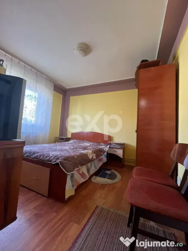 Vanzare 2 camere central etaj 3 mobilat+utilat Gaesti