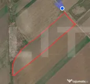 Teren extravilan cu 25ml deschidere la drum de pamant 5000mp 