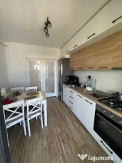 Apartament decomandat,2 camere,et 3 , Damila Capsunarie