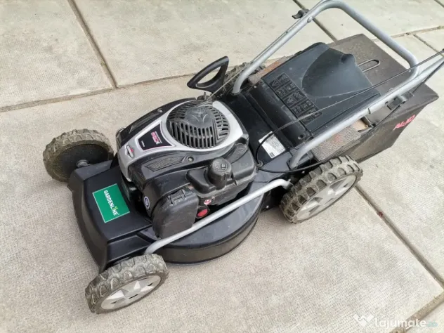 Mașină de tuns iarba pe benzină Gardenline Briggs Stratton