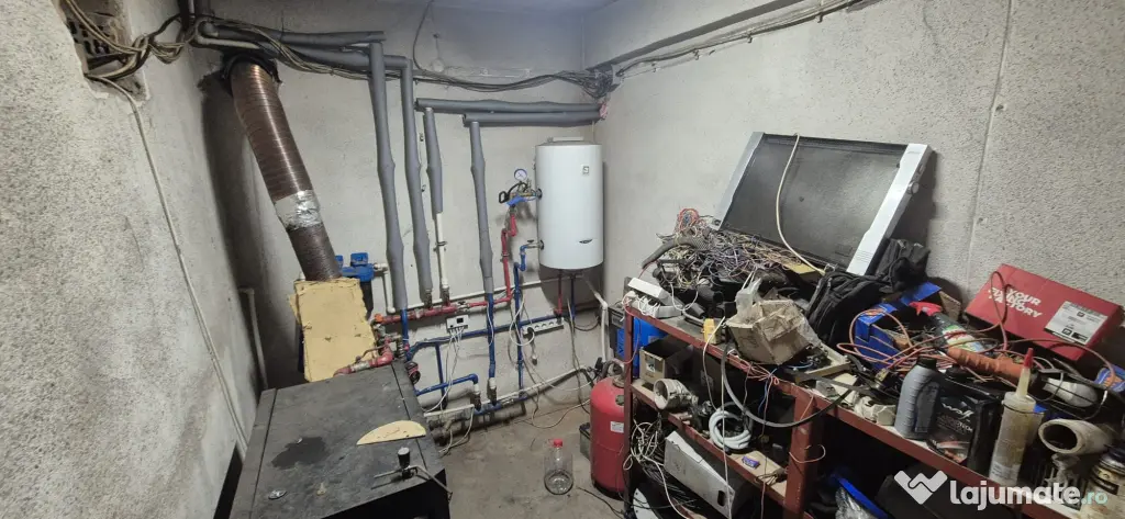 Spatiu birou + hale zona Industrială