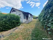 Casa situata în Arcani - Sănătești 