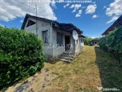 Casa situata în Arcani - Sănătești 