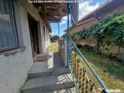 Casa situata în Arcani - Sănătești