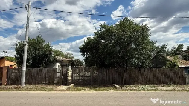 Casă rurală cu grădină mare, lângă București