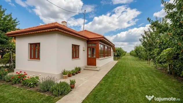 Casă rurală cu grădină mare, lângă București
