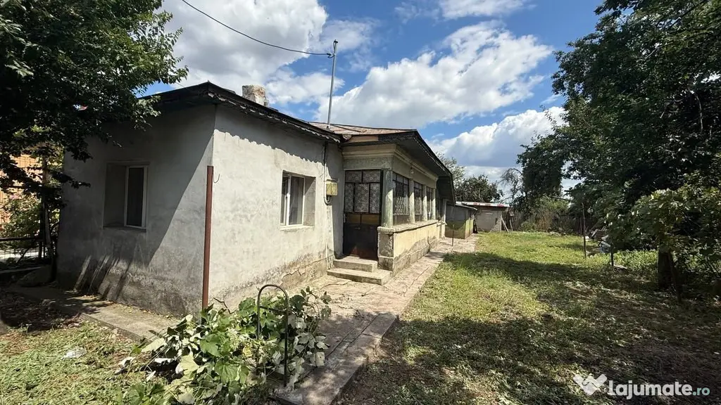 Casă rurală cu grădină mare, lângă București