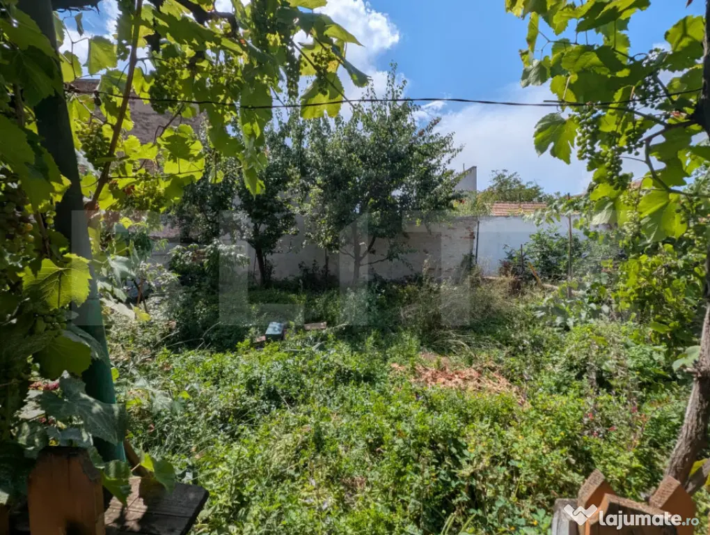 Casă 6 camere, 138 mp, garaj și teren 489 mp - zona Centru
