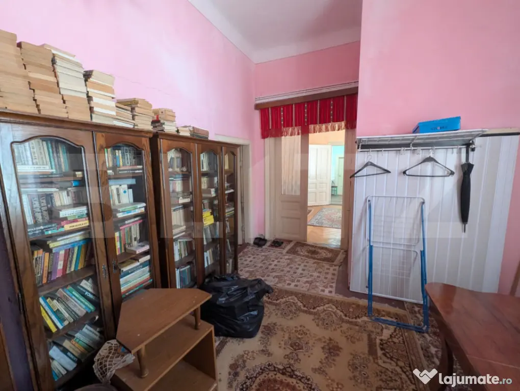 Casă 6 camere, 138 mp, garaj și teren 489 mp - zona Centru