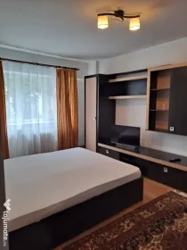 Apartament 3 camere,decomandat,2 bai, zona Siretului.