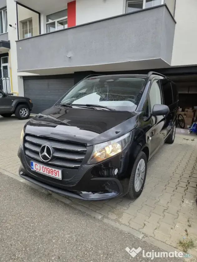 Închiriez microbuz Mercedes NOU