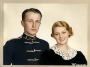 Refac fotografii deteriorate, iar dacă dorești, le pot imprima într-un album sau ți le pot preda în format digital. Pot fi fotografii noi deteriorate sau fotografii vechi — eu ți le repar pe toate. 