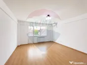 Vilă 314 mp | 6 camere | Curte proprie | Giulești - Pod...