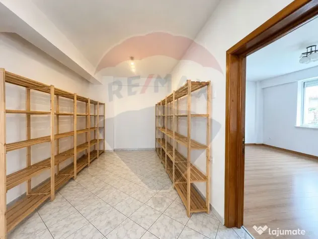 Vilă 314 mp | 6 camere | Curte proprie | Giulești - Pod...