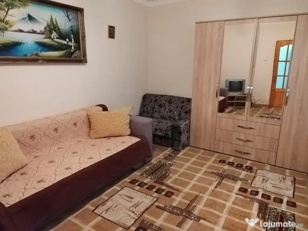 Inchiriez apartament 2 camere decomandate