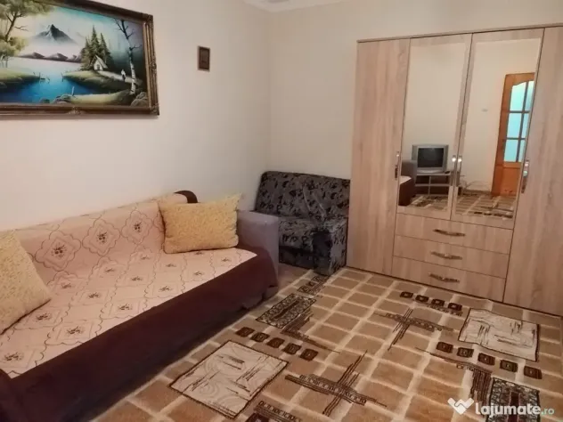 Inchiriez apartament 2 camere decomandate