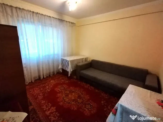 Inchiriez apartament 2 camere decomandate