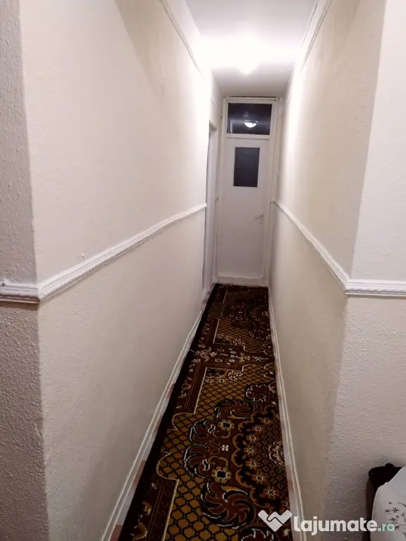 Inchiriez apartament 2 camere decomandate