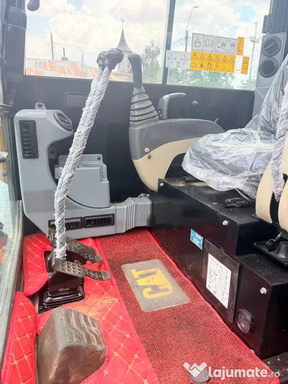 CAT Mini încărcător și mini Escavator