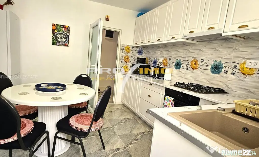 PRIMA INCHIRIERE apartament 3 camere su.80mp. mobilat LUX ut