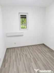Garsoniera, zona Turnuri, Bals