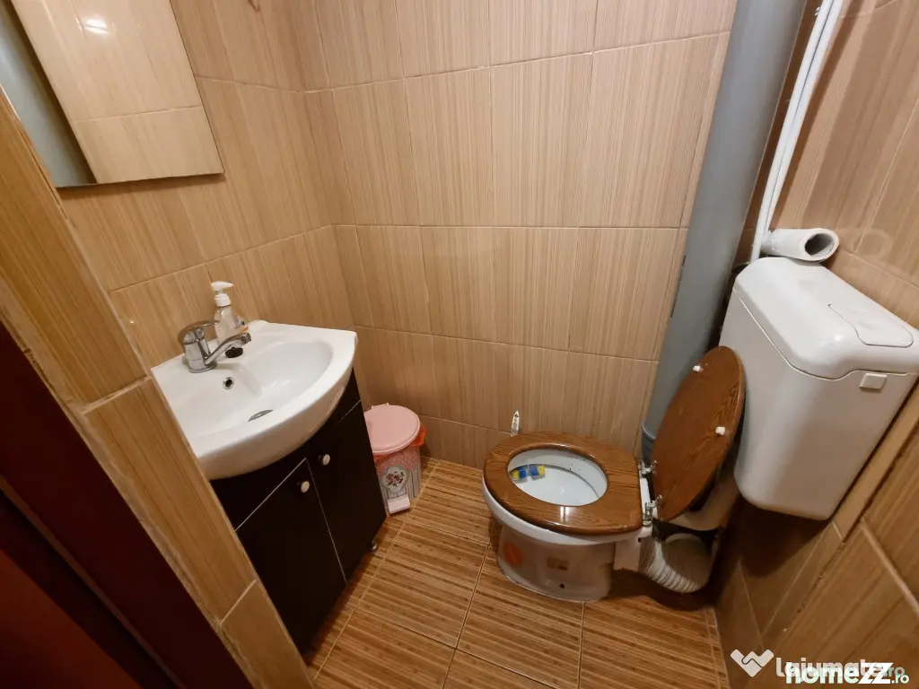 Casa de inchiriat pentru birou/cabinet/salon, curte proprie- - Bacau (Bacau)