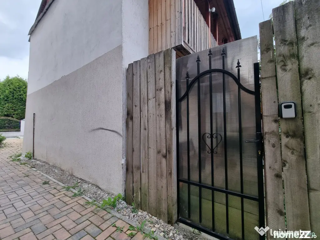Casa de inchiriat pentru birou/cabinet/salon, curte proprie- - Bacau (Bacau)