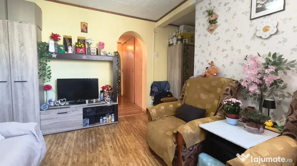 Apartament 3 camere, 2 bai in Deva, zona Gojdu