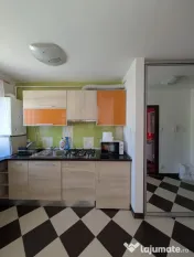 Apartament 44mp, mobilat, garaj, zona Primariei Floresti 