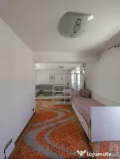 Apartament 44mp, mobilat, garaj, zona Primariei Floresti 