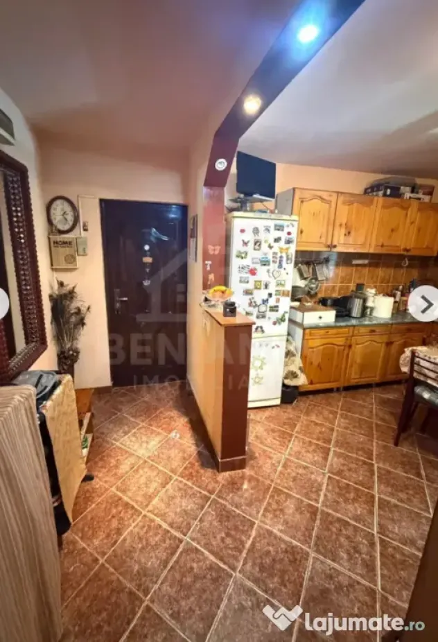 Vând apartament 2 camere la parter cu balcon in Brazda lui Novac