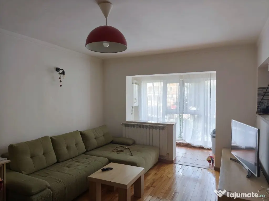 Republicii, 2 camere, decom., etaj 1