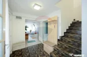 Casă / Vilă cu 5 camere de vânzare, Cartier Episcopia