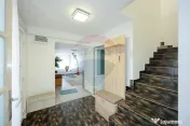 Casă / Vilă cu 5 camere de vânzare, Cartier Episcopia