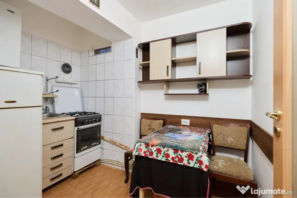 Apartament 2 camere decomandat parter Războieni