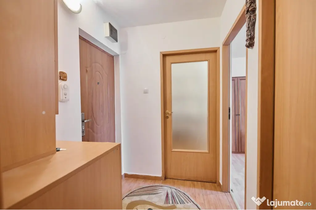 Apartament 2 camere decomandat parter Războieni