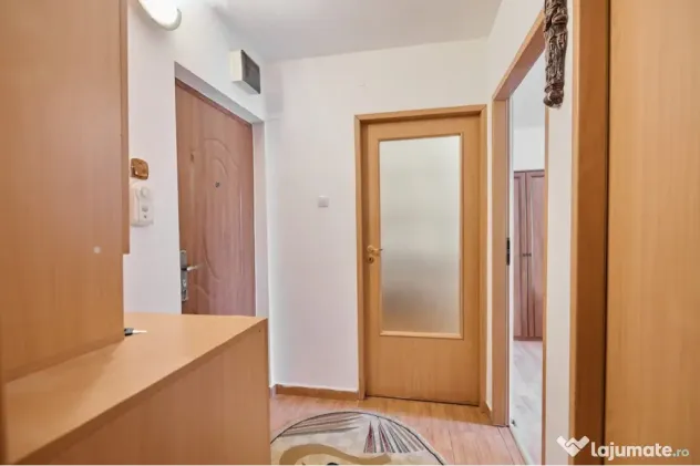 Apartament 2 camere decomandat parter Războieni