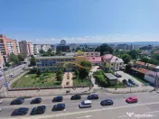 Vând apartament cu 3 camere decomandate in centrul oraș...
