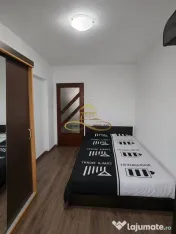 Vând apartament cu 3 camere decomandate in centrul oraș...