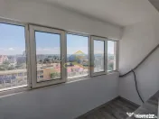 Vând apartament cu 3 camere decomandate in centrul oraș... 