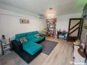 Vând apartament cu 3 camere decomandate in centrul oraș... 