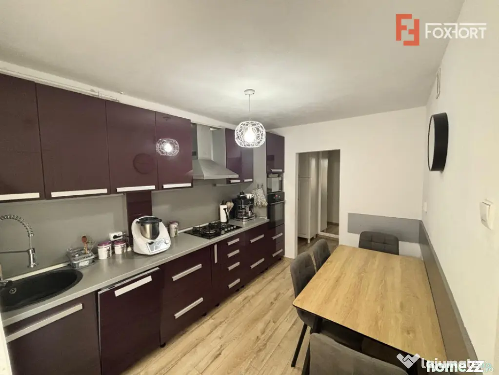 Apartament cu 5 camere, 95 mp utili - zona Fortuna - Arad (Arad)