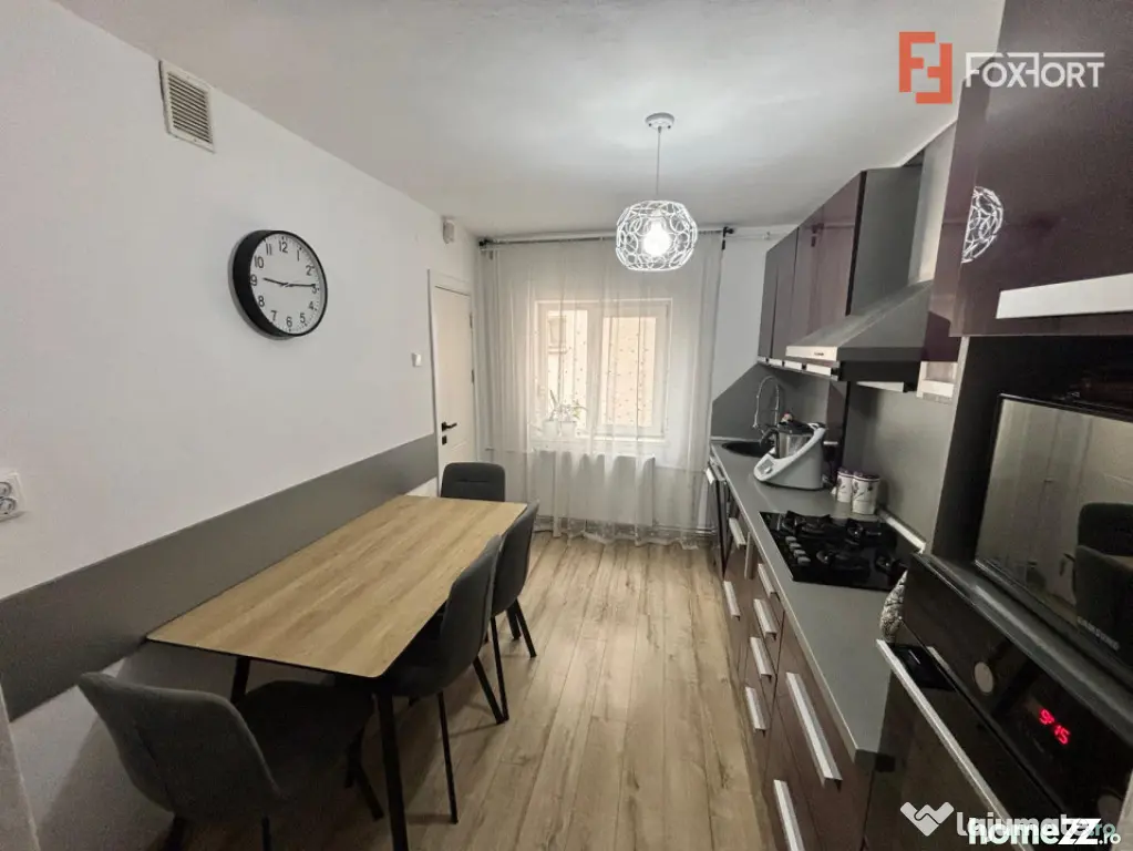 Apartament cu 5 camere, 95 mp utili - zona Fortuna - Arad (Arad)