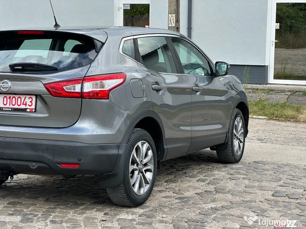 Nissan Qashqai 2WD*benzina*af.2018 luna 02*navigatie*factura+fiscal si nr.rosii