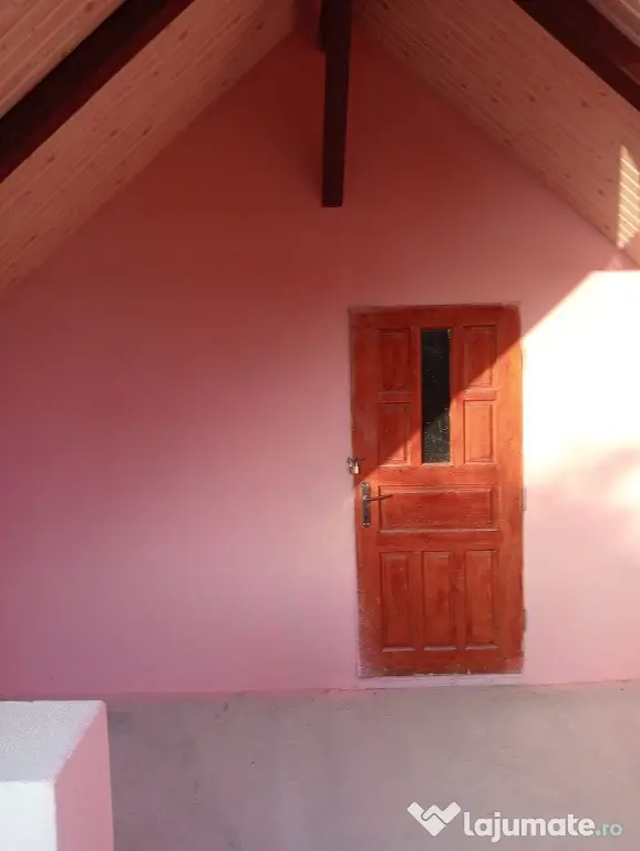 Casa cu etaj in sat Poiana-Braesti