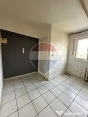 Apartament 3 camere decomandat Piața Rogerius 