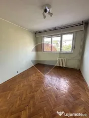 Apartament 3 camere decomandat Piața Rogerius 